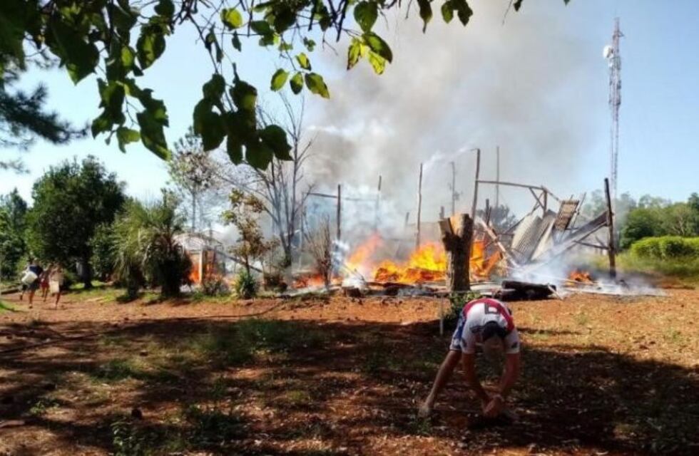 Colonia Aurora: quemó su galpón mientras cocinaba para sus cerdos