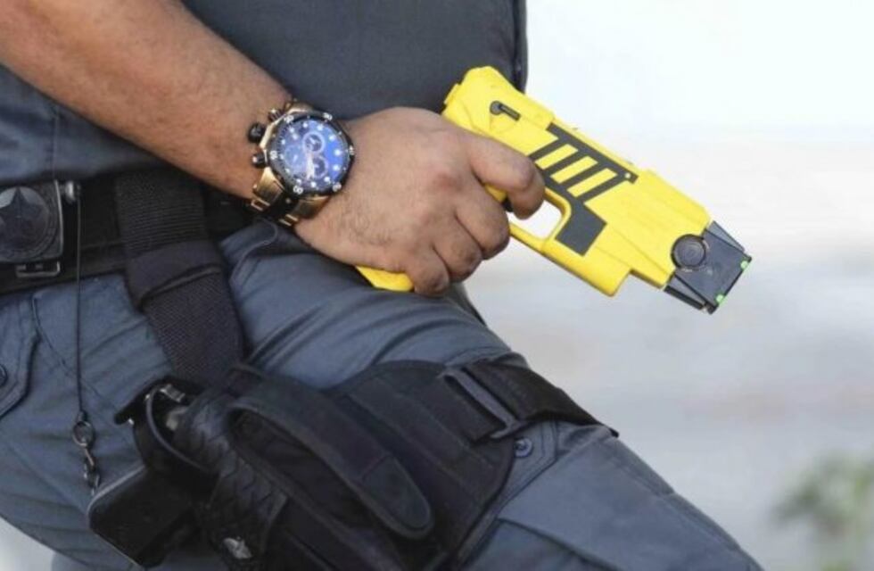 El Gobierno reglamentó el uso de pistolas eléctricas Taser para las fuerzas de seguridad