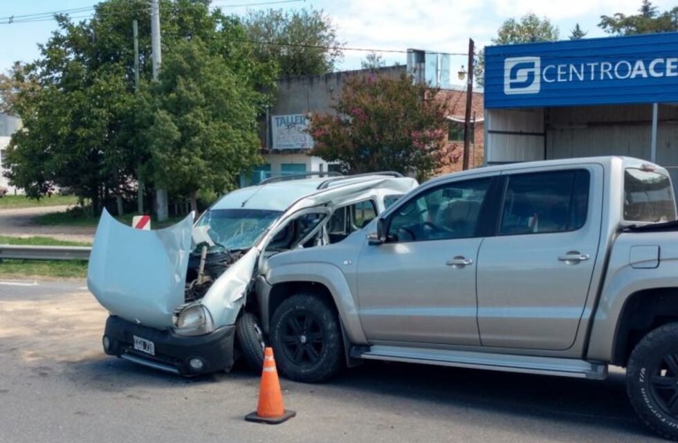 Cortada la ruta E53, a la altura de Río Ceballos, por un choque