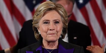 US Democratic presidential candidate Hillary Clinton makes a concession speech after being  defeated by Republican president-elect Donald Trump in New York on November 9, 2016. / AFP PHOTO / JEWEL SAMAD