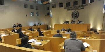 La oposición no logró reunir los 12 votos necesarios para rechazar el veto de Alfaro al Boleto Universitario Gratuito\u002E