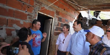 Valdés recorrió obras en Paso de los Libres y tomó contacto con  la comunidad
