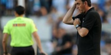 El DT quiere incorporar mediocampista