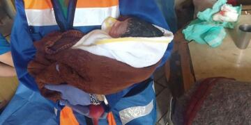 Polícias de Mendoza trajeron a una bebé al mundo\u002E Amira