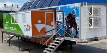 Aula móvil enviada a Chile (Foto: La Capital)