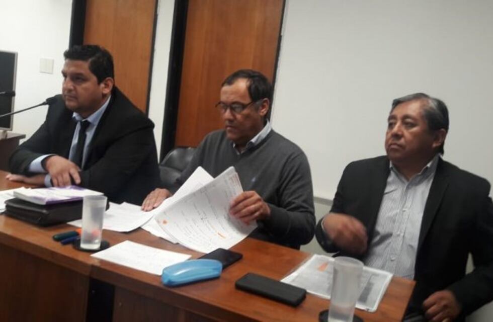 Corrupción de menores: Luis Ojeda y Javier Iud no pedirán licencia