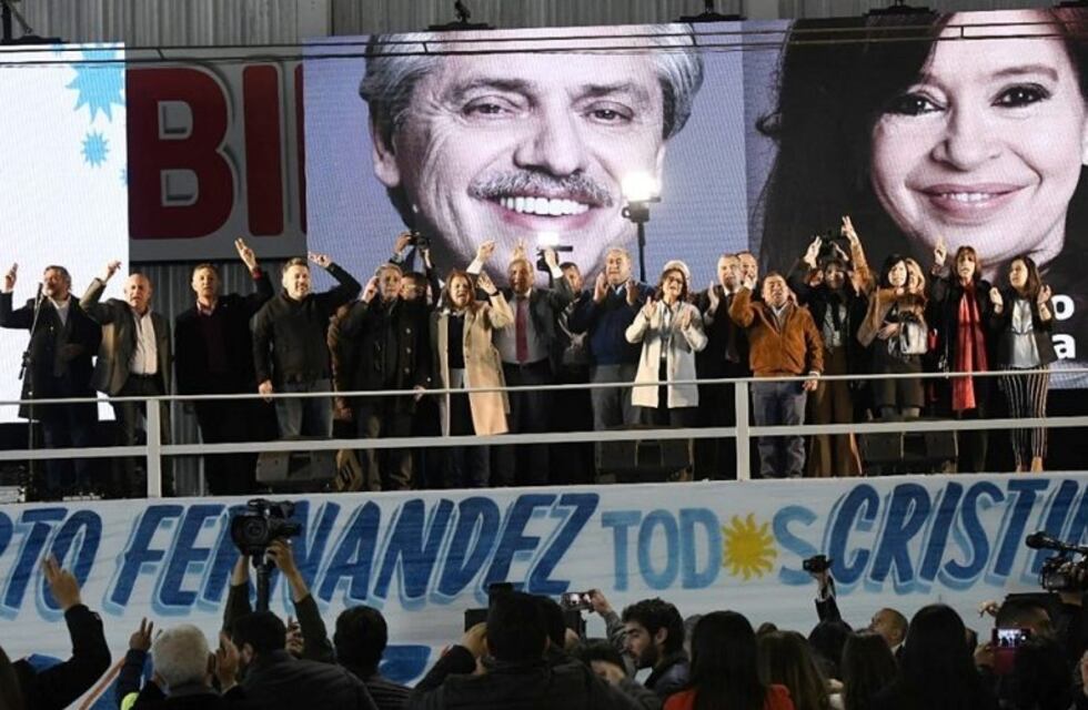 Acto en apoyo a la fórmula Fernández - Fernández en Tucumán