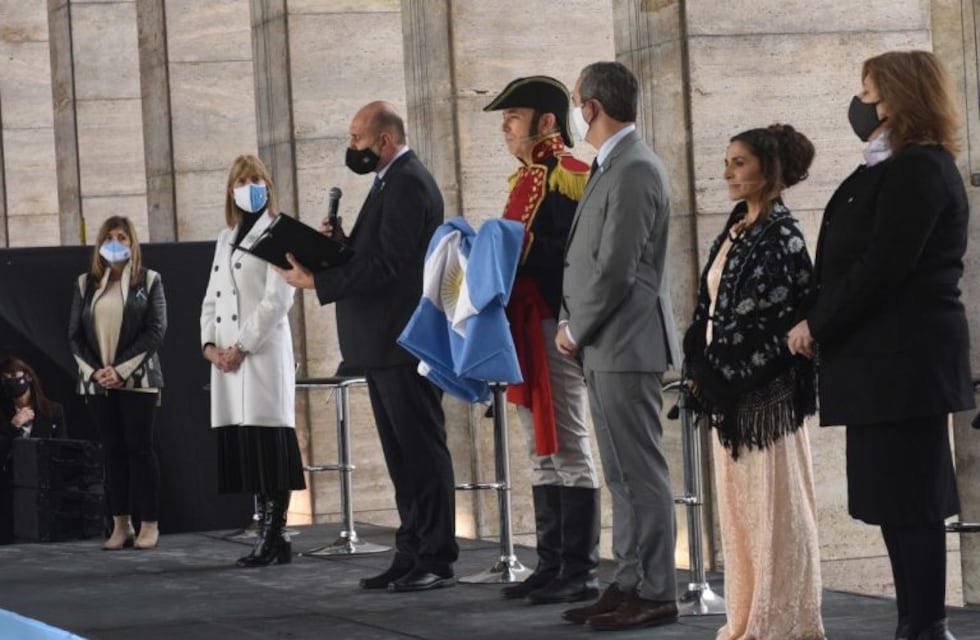 Promesa virtual a la bandera: "Tenemos que cuidarnos como lo hizo Belgrano"