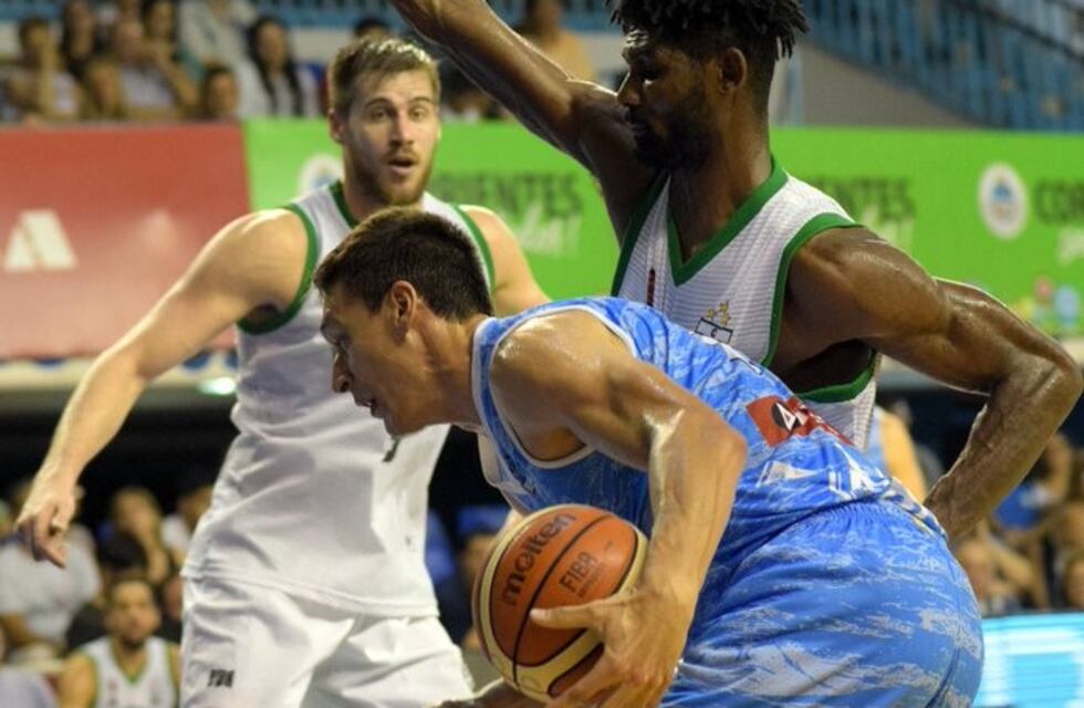 Regatas dejó escapar la victoria en su casa