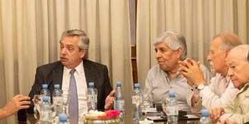 Alberto Fernández con Hugo Moyano\u002E (Twitter)