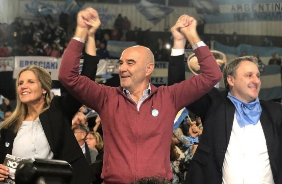 El candidato bonaerense de Juan José Gómez Centurión renunció para que gane Mauricio Macri