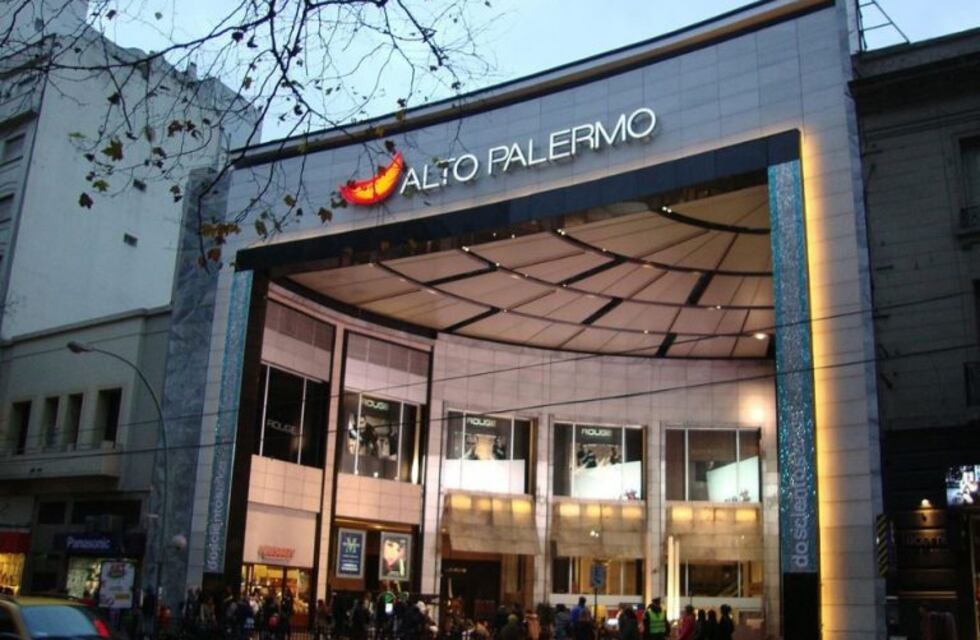 Operativo en Alto Palermo para detener un hombre que tenía pedido de captura