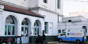 La víctima fue atendida en el Hospital Roque Sáenz Peña\u002E (Archivo)