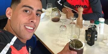 Ramiro Funes Mori, un auténtico fanático del mate que realizó un tutorial de cómo prepararlo y estalló en las redes sociales\u002E