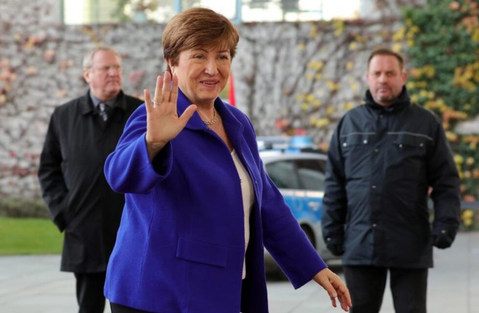 La directora del FMI instó a la Argentina a vivir dentro de restricciones presupuestarias