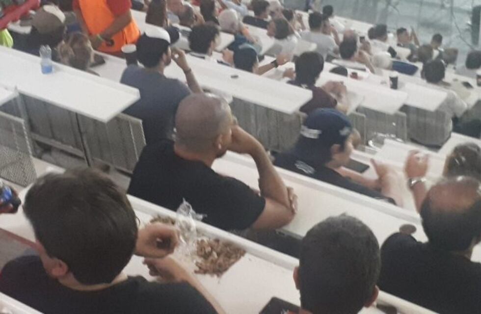 Walter Samuel, ayudante de Scaloni en la Selección, presente en Talleres-Banfield