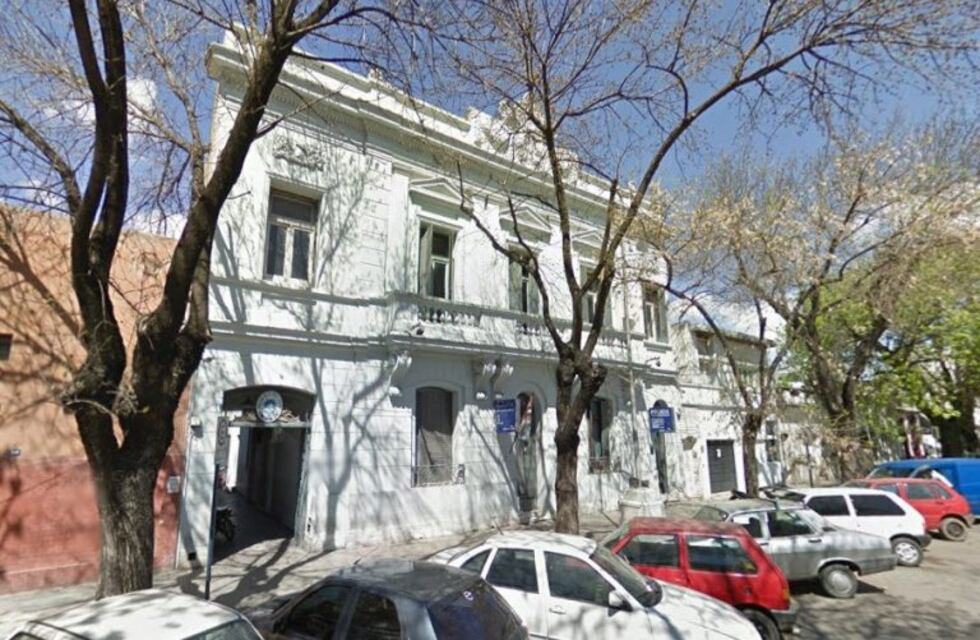 La pasajera de un taxi fue detenida por golpear al chofer en el barrio del Abasto