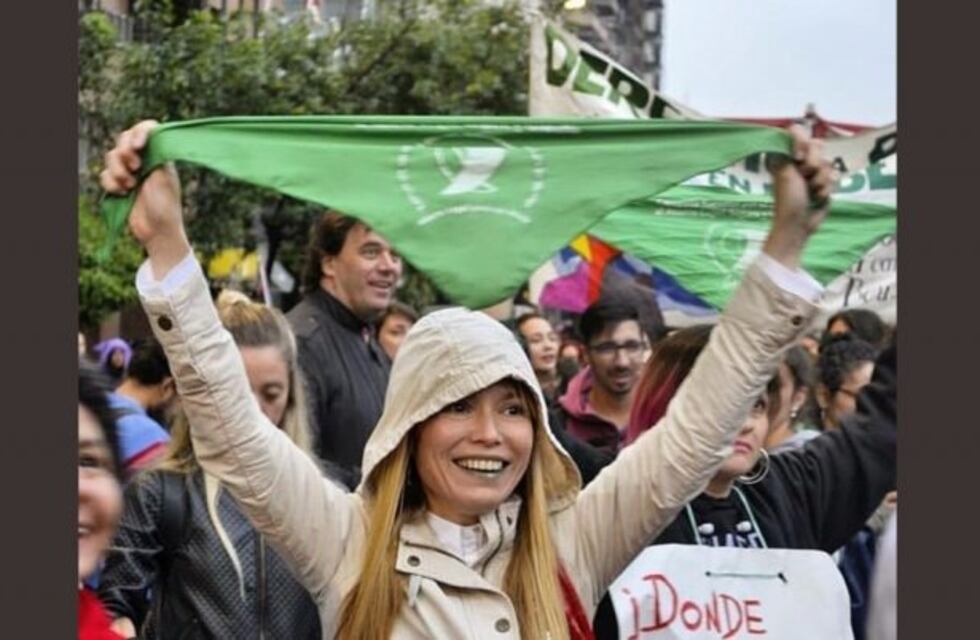 Lo procesaron por amenazar a una diputada en Facebook