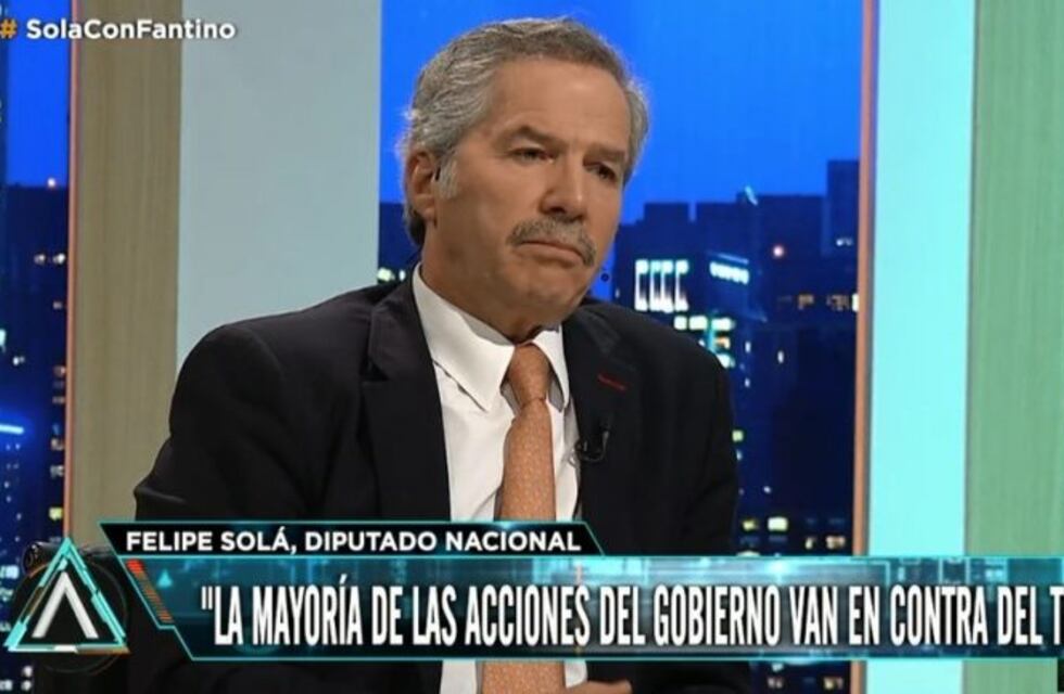 Felipe Solá criticó a Macri y advirtió: "Va a aumentar la inseguridad y habrá una recesión"