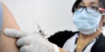 El Municipio refuerza la cobertura de vacunación en todo el Partido durante la pandemia (Municipalidad de La Plata) Imagen ilustrativa