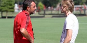 Pomelo dialogu00f3 con Diego Osella.