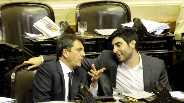 DYN314, BUENOS AIRES 14/09/2014, LA Cu00c1MARA DE DIPUTADOS APROBu00d3 ESTA MADRUGADA EN GENERAL POR 130 VOTOS CONTRA 105 Y 5 ABSTENCIONES LA LEY DE ABASTECIMIENTO IMPULSADA POR EL GOBIERNO NACIONAL.rnFOTO:DYN/JAVIER BRUSCO. buenos aires sergio massa facundo moyano diputados sancion de la ley de abastecimiento camara de diputados sesion sesiones