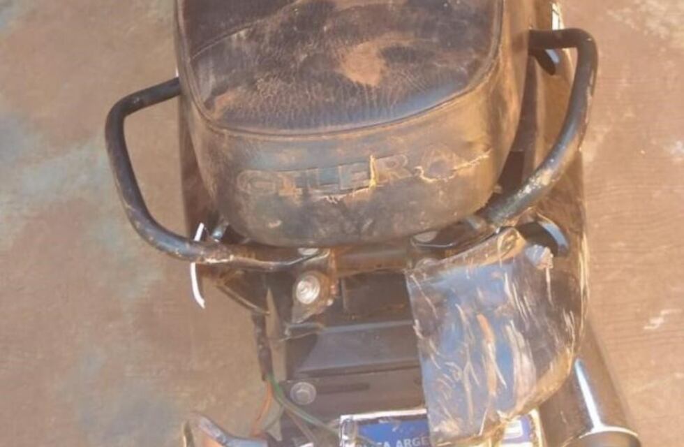 Está grave luego de caer de la moto por un montículo en una obra inconclusa