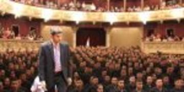 Maximiliano Pullaro en el acto de fin de curso de primer au00f1o del Instituto de Seguridad Pu00fablica (IseP) .