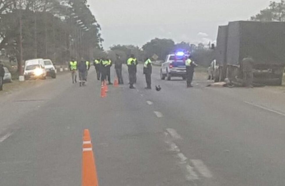 Una mujer murió tras el choque entre una moto y un camión en la ruta 38
