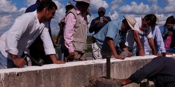 Pobladores del Bañado miran con alivio como empiezan a abrir las compuertas para el escurrimiento