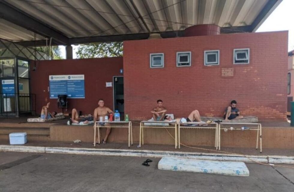 Finalmente trasladaron a sus hogares a los argentinos que estaban varados en el paso fronterizo