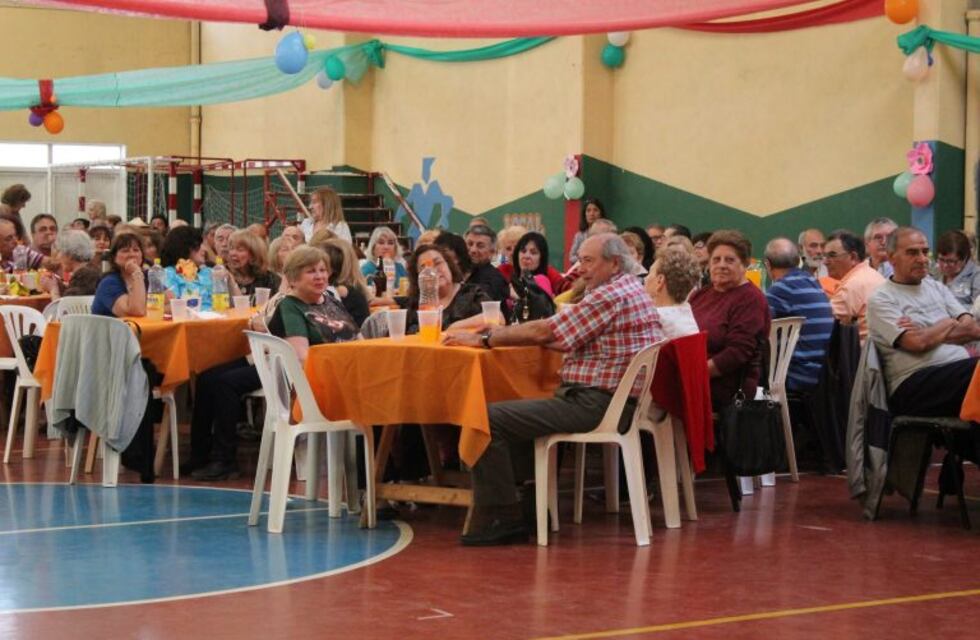 Fiesta de Adultos Mayores en Coronel Rosales