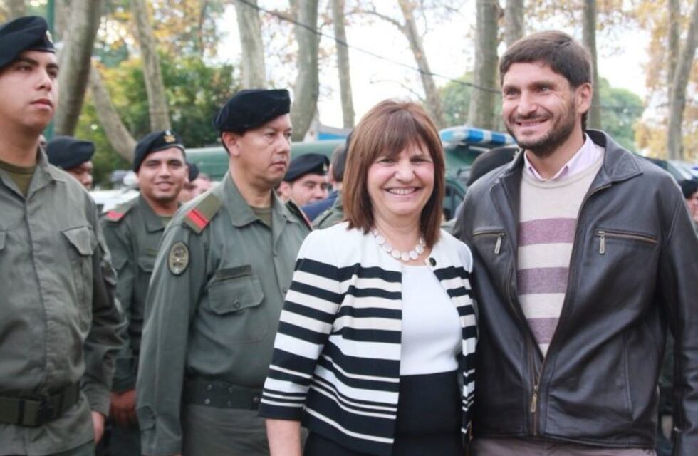 "No nos harán retroceder", dijo Pullaro tras el tiroteo en casas ligadas al juez Manfrín