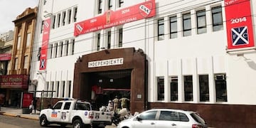 Violento cruce entre socios e hinchas de Independiente que acabó a las piñas en medio de la sede del club. Foto: Archivo.