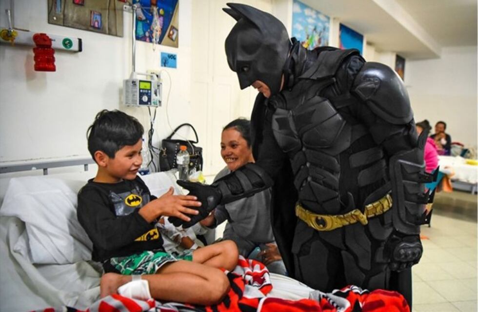 El Batman de La Plata sorteó una camiseta firmada por Messi y recaudó $100 mil