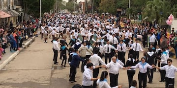 Cerca de las 15 horas de este martes se llevará a cabo el Pericón Nacional en la Plaza San Martín