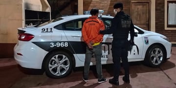 Operativos de nocturnidad dejaron un vehículo secuestrado y dos individuos demorados.