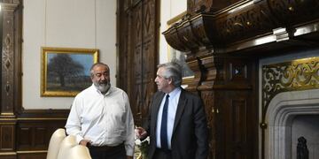 Alberto Fernández junto con el referente de la CGT, Héctor Daer. Foto: Twitter/@alferdez