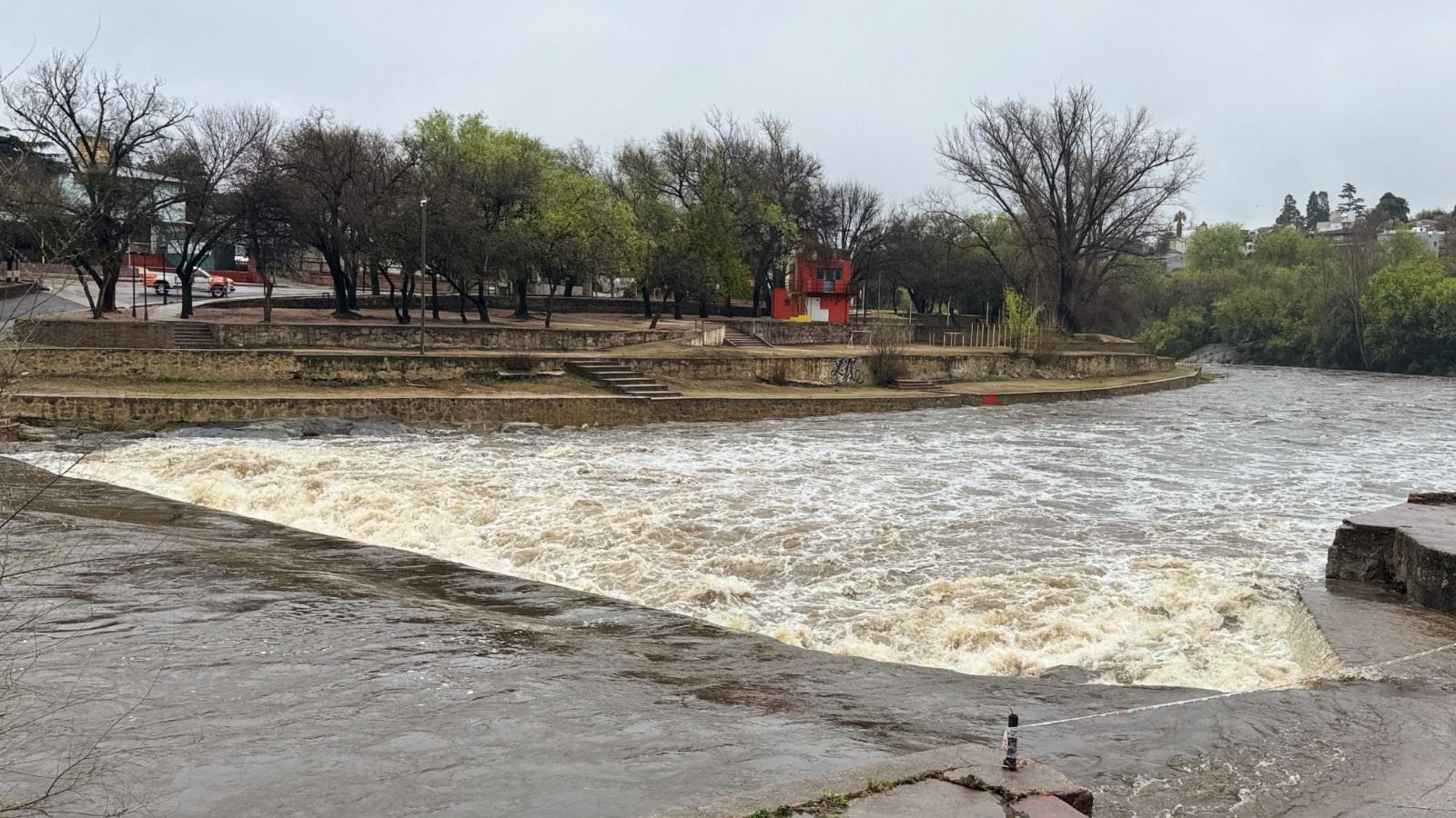 CRECIENTE EN VILLA CARLOS PAZ: