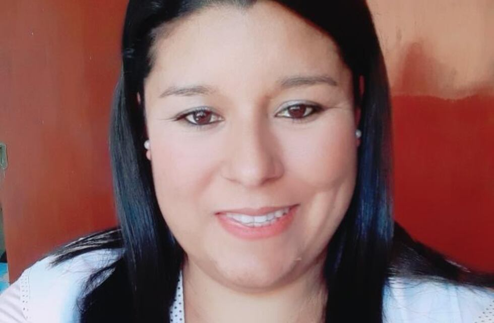 Alejandra Vizgarra, docente perecina nacida en Cabín 9, donde estudió y ahora enseña