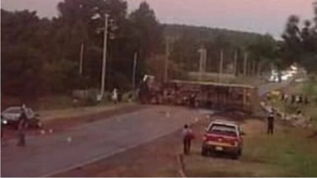 Accidente vial en Jardín América dejó como saldo a tres heridos.