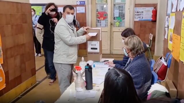 Bertellys votó en la Escuela Normal
