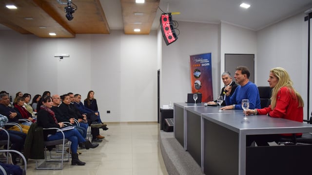 Capacitación a agentes de tránsito de 7 pueblos