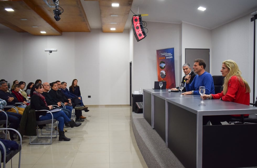 El SEOM capacitó a agentes de tránsito de 7 comunas