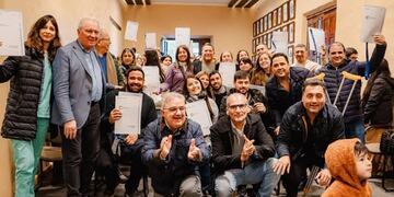 Con aportes iniciales del 25 al 30%, el plan permite a familias con lote propio acceder a una vivienda financiada por el Estado provincial.