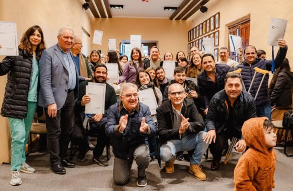 Con emoción y gratitud, 15 familias accedieron a su hogar con el plan “Terreno Propio”