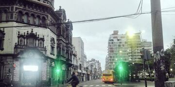 Piden al Gobierno santafesino que continúen las restricciones (@Laterminalblog).