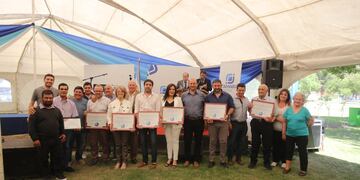Todos los distinguidos durante el aniversario 89 de la Cámara de Comercio de Alvear.