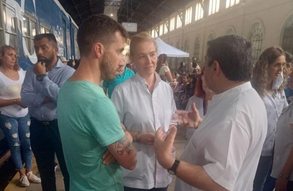 Medina Ruiz recorrió el Tren Sanitario y destacó su labor