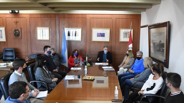 Luis Castellano recibió a los concejales en su despacho de intendencia